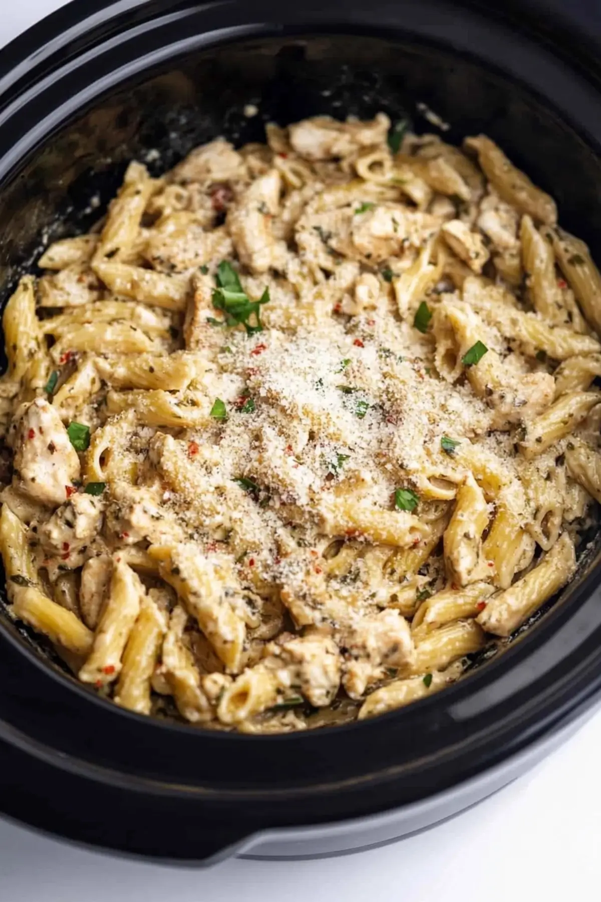 Crockpot Parmesan Garlic Chicken Pasta