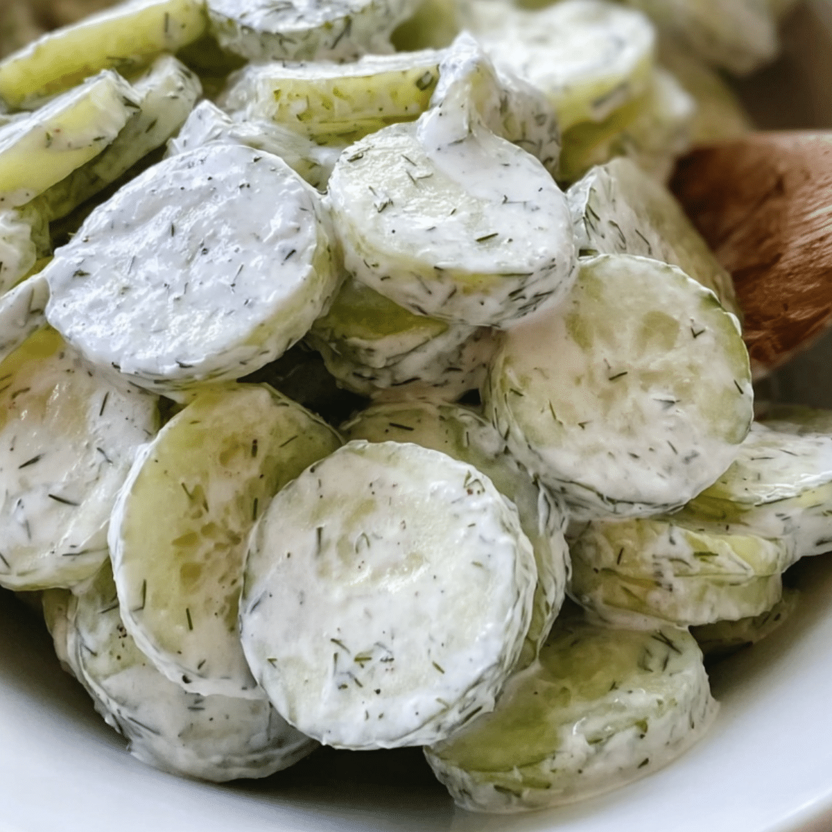 Cucumber Side Creamy Cucumber Salad – Best 5-Minute Side Dish - ZazaCook