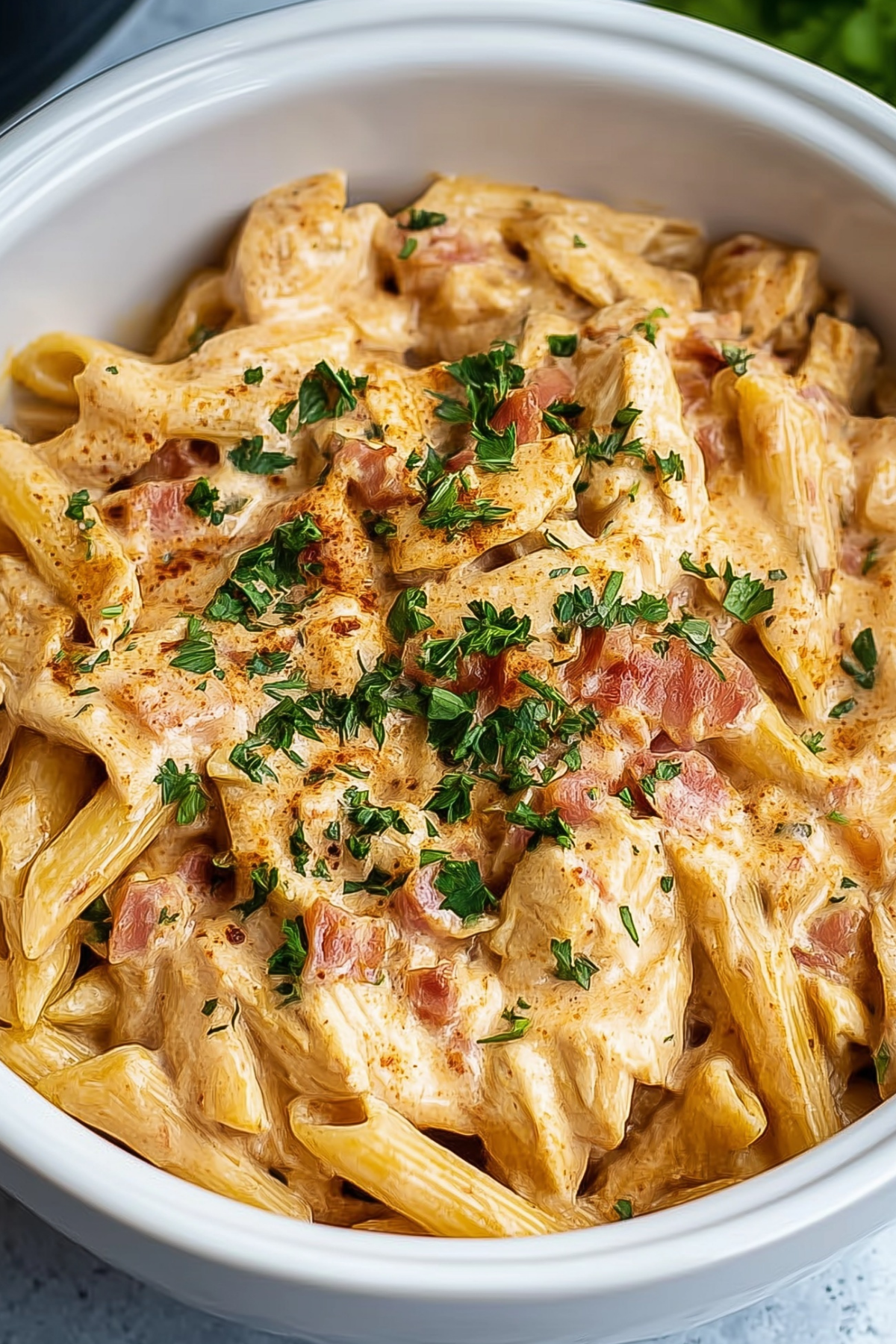 Crock Pot Creamy Cajun Chicken Pasta - Easy Recipe - ZazaCook