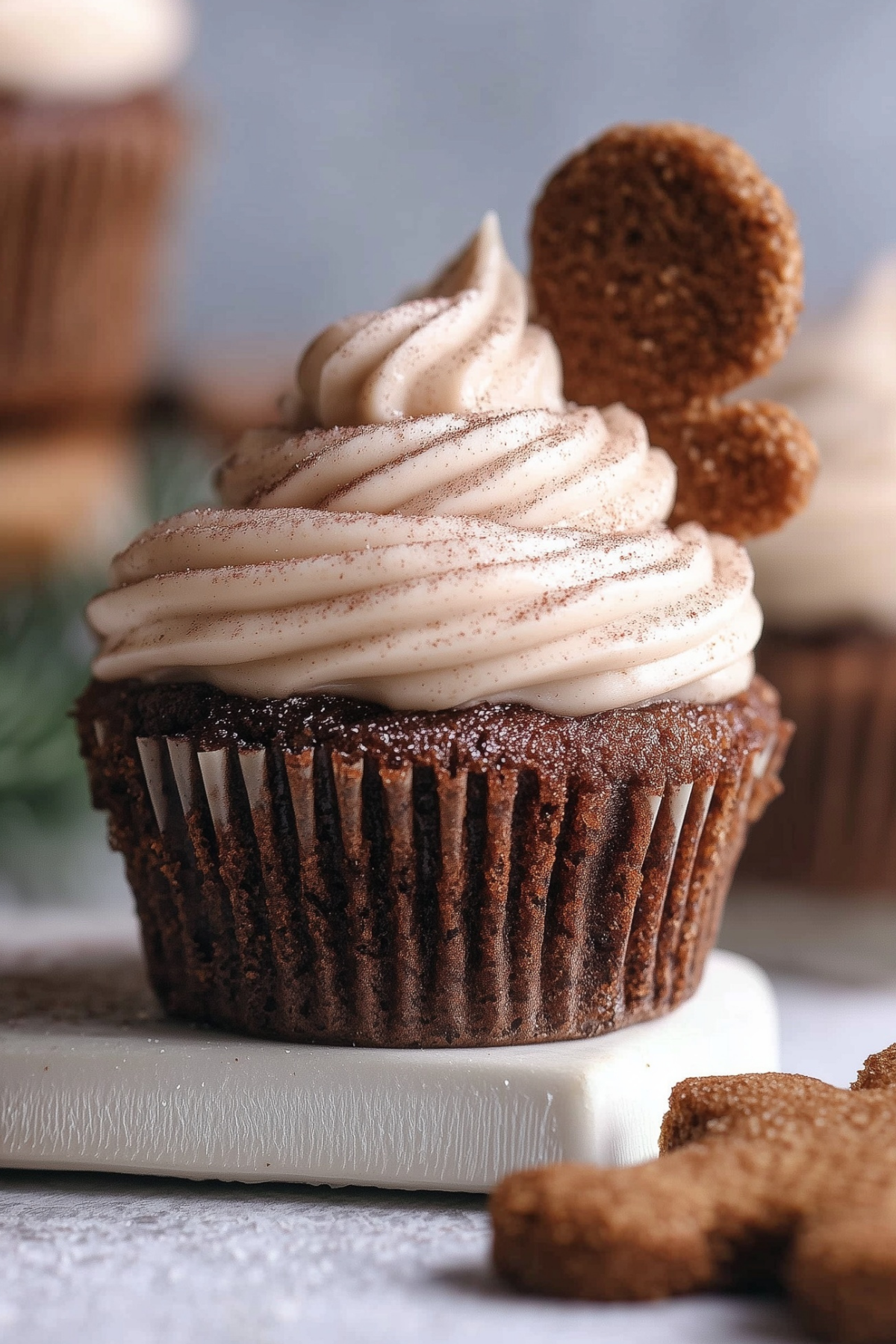 Gingerbread Cupcakes with Cinnamon Cream Cheese Frosting