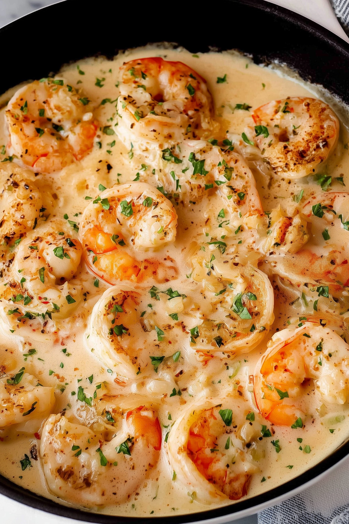 creamy garlic shrimp in a rich cream sauce